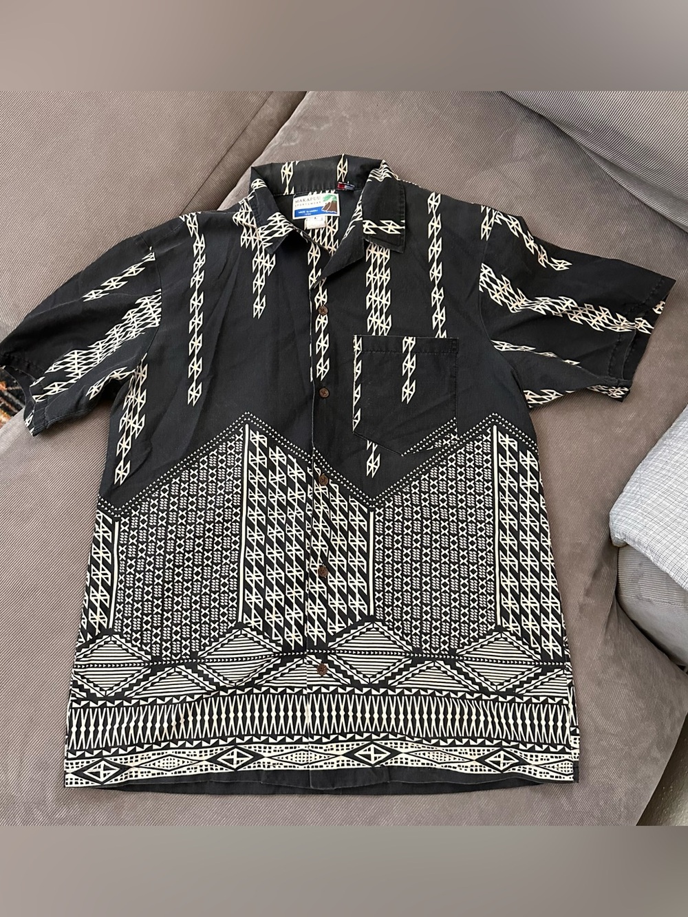 Vtg Makapuu Sportswear Mens Hawaiian Aztec Style Shirt L Print USA Cotton Blend